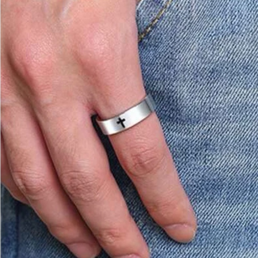 Mens stainless Cross detail Ring - Picture 4 of 8